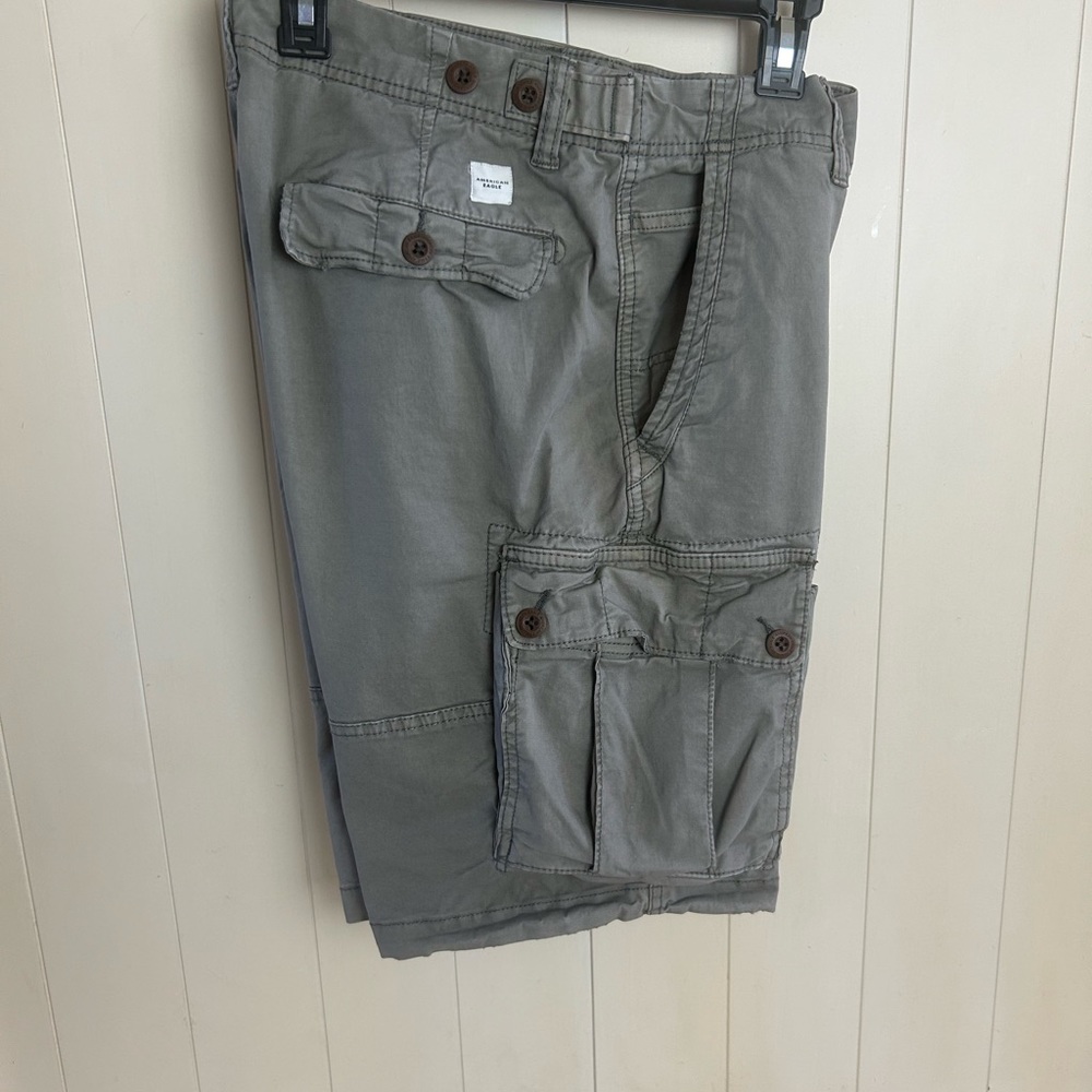 Mens American Eagle classic flex cargo flex grey shorts size 31 medium inseam 10